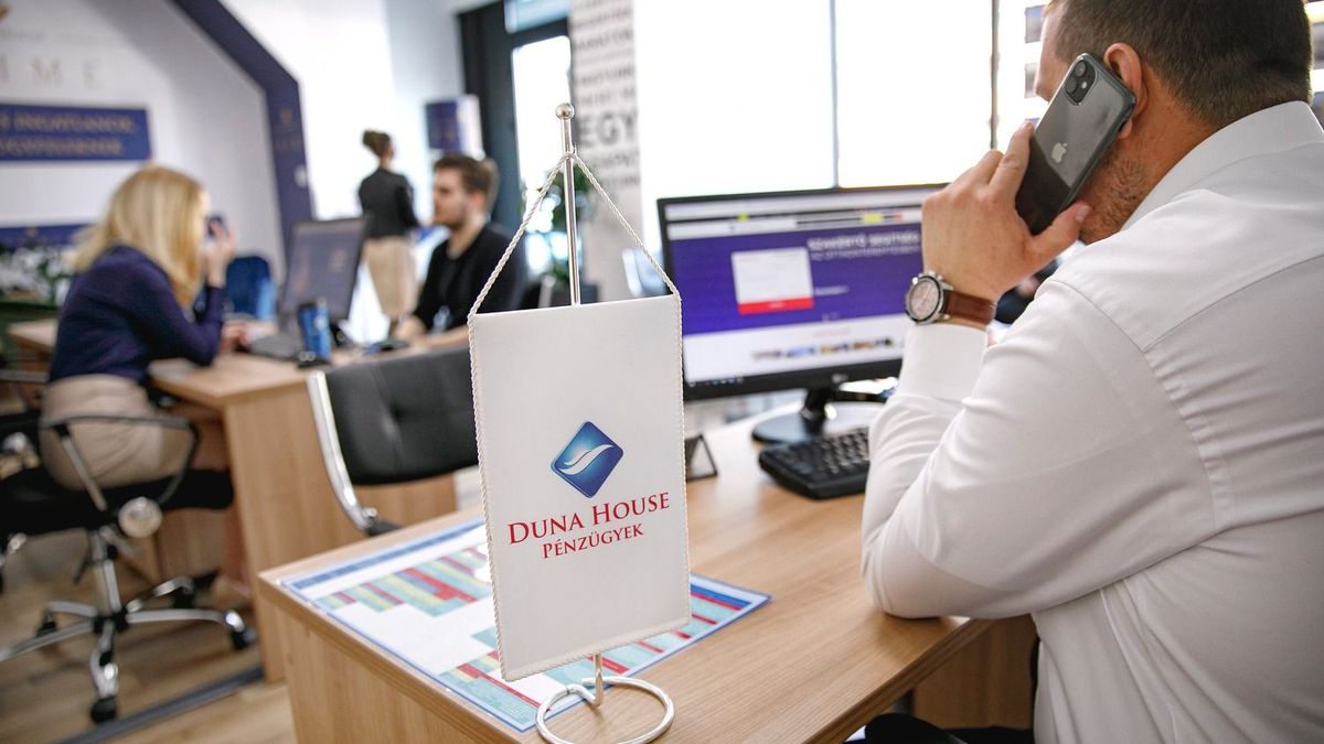 Még ma hívja a brókert, ha karácsonyra osztalékelőleget szeretne az ex-Duna Housetól 