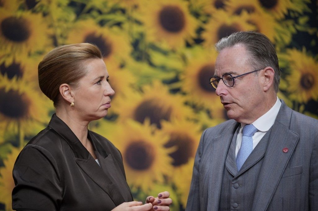 EU-csúcs: van, hogy kibukik, mi van a mosolyog mögött, és van, hogy nem virág – a dán és a belga miniszterelnök