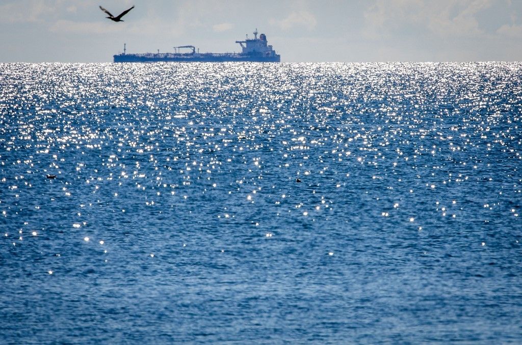 Tanker "Eventin" pulled in off the island of Rügen Példátlan csapást mért Ukrajna egy orosz kőolajszállítóra – a Földközi-tengeren robbantották fel a Qendilt