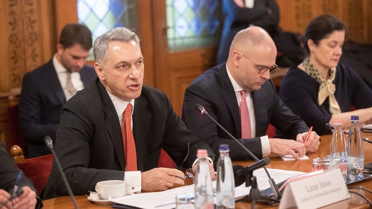 Budapest–Belgrád vasútvonal: Lázár János elárulta a pontos dátumot, mikor indul meg a közlekedés – csak kevesen tudják, mekkora változás lesz a menetrendben 