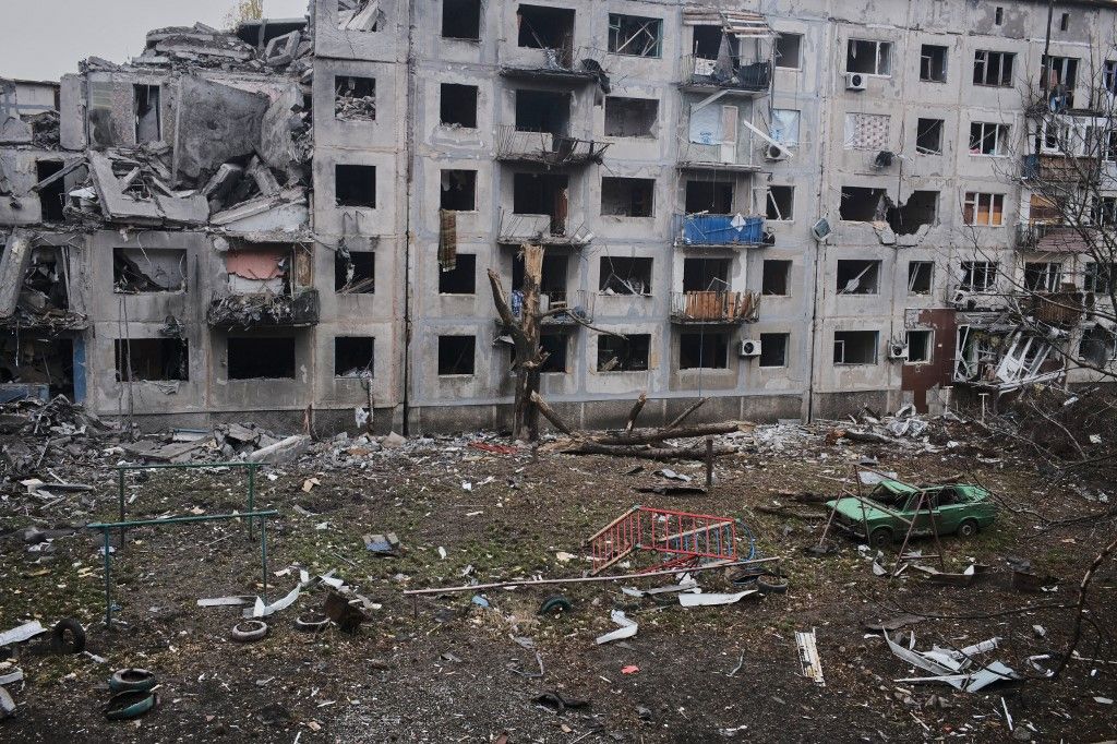 Aftermath of Russian shelling in Myrnohrad  Csapdába esett ezer ukrán katona a donyecki Myrnohradban: – „Vigyétek ki minket innen, vagy örökre itt maradunk”