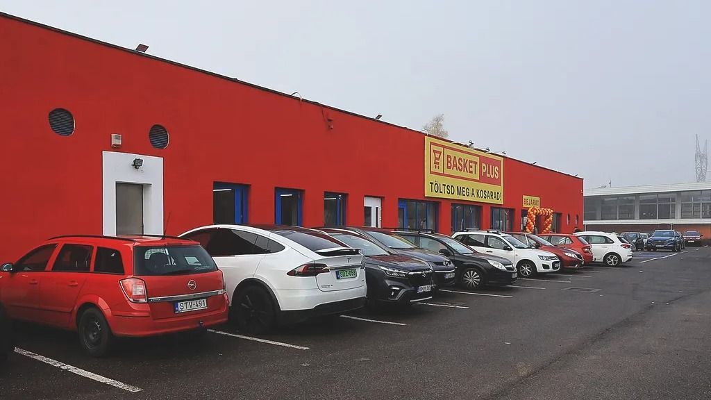 Az első magyarországi Basket Plus áruházról készült felvétel, Besence utca, XVIII. ker.