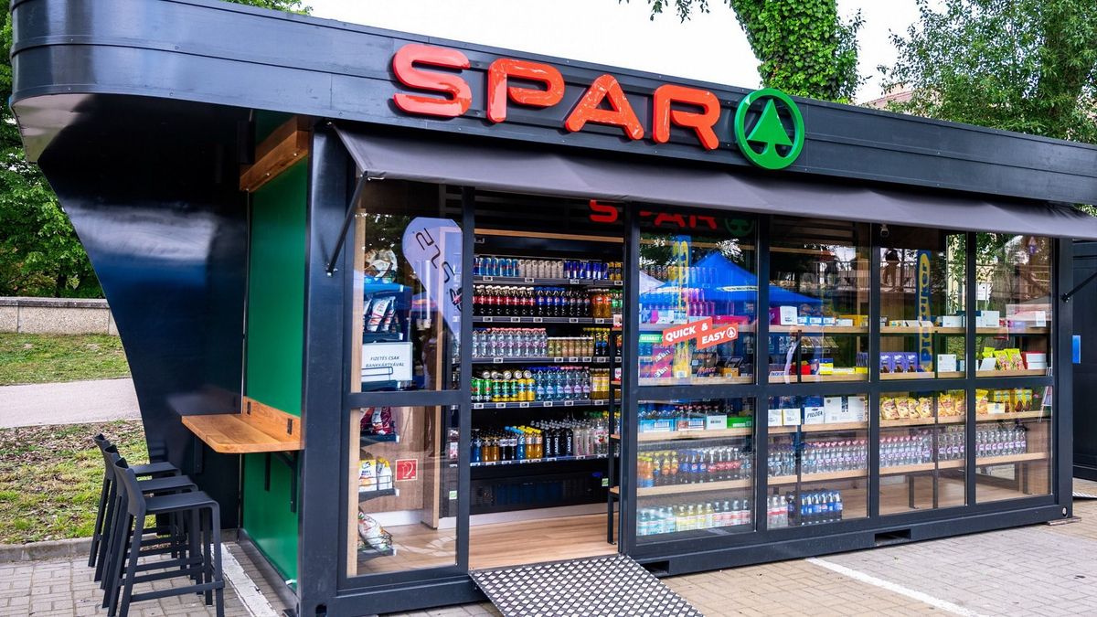 Konténerbe költözik a Spar – könnyebben megközelíti a vásárlókat a boltlánc 