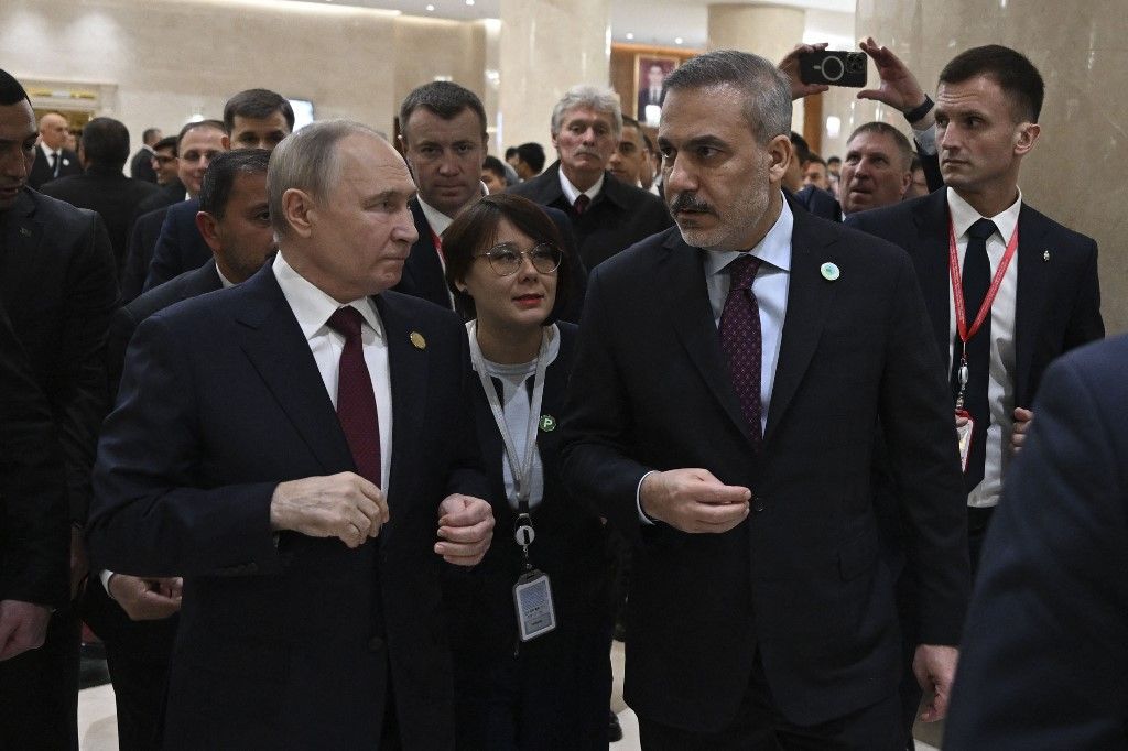 Putyin Türkmenisztánban török külügyminiszter háborús hisztéria