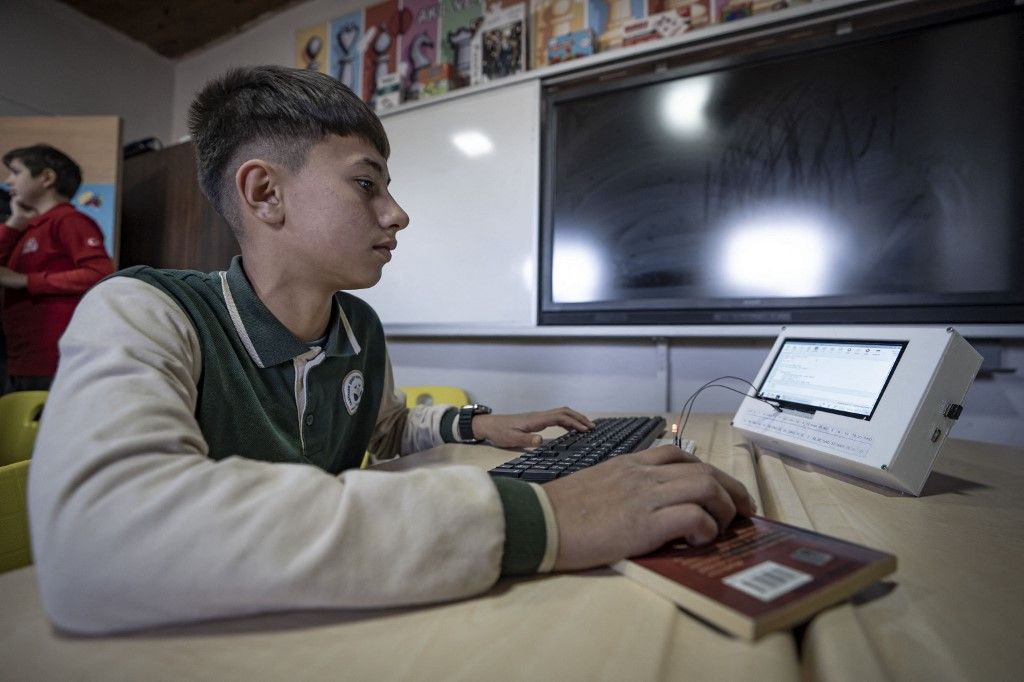 Teacher empowers students with innovative science projects in Turkiye's Erzurum oktatás MI mesterséges intelligencia