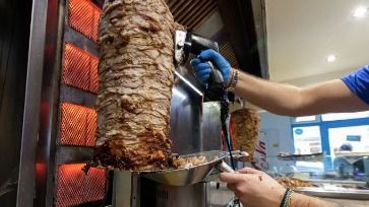 Rémálom és horrorhúsok a gyrososoknál –  döbbenetes eredménnyel zárult az országos razzia, erre senki nem mert gondolni 