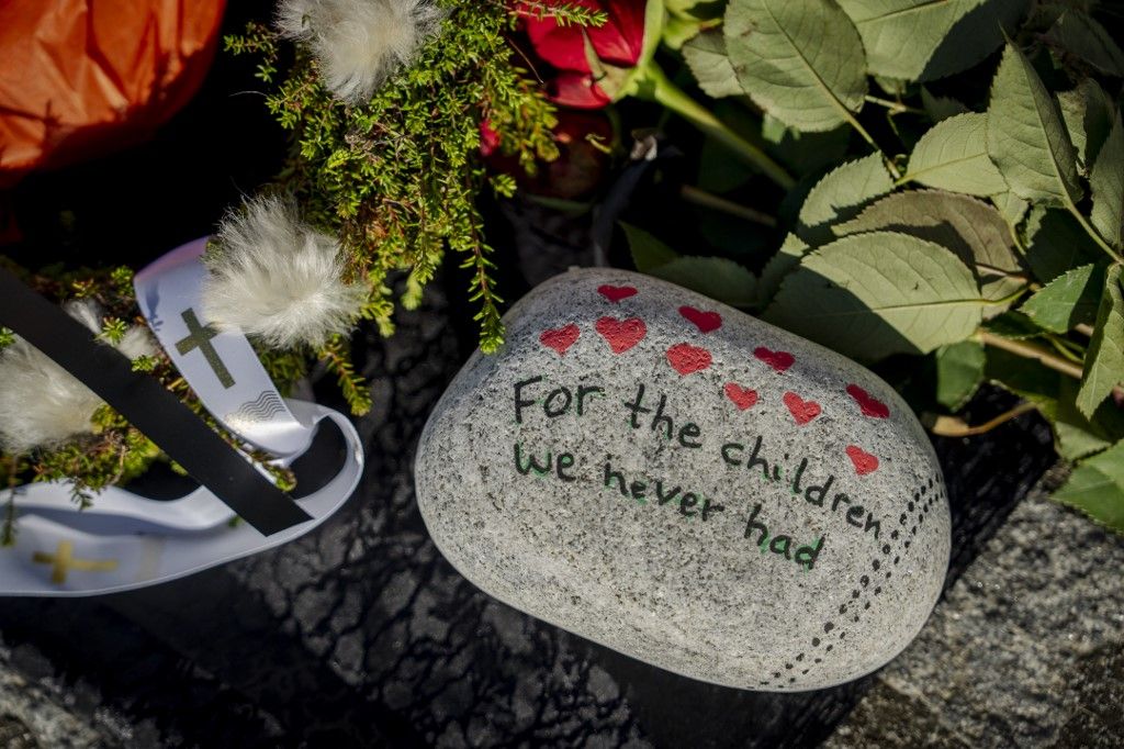 Grönland gyarmat volt, és a dánok nem akarták, hogy a bennszülöttek "túlszaporodjanak"