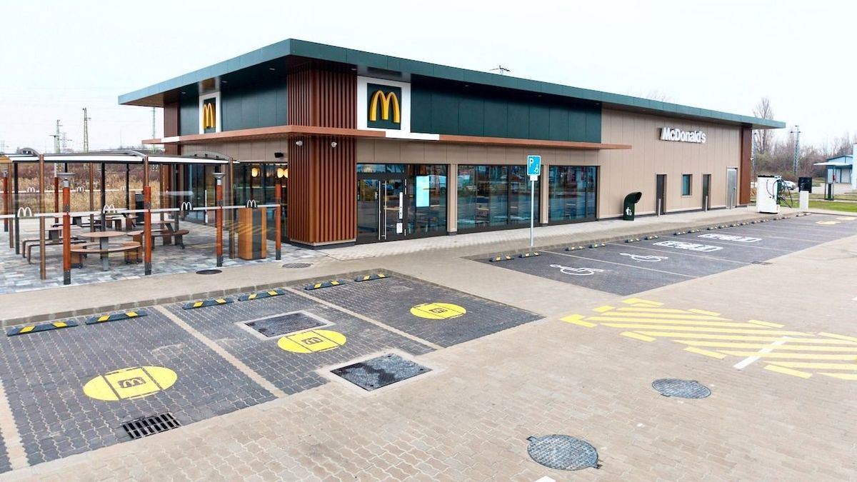 2025.12.05. McD Cegléd NSO, McDonald's