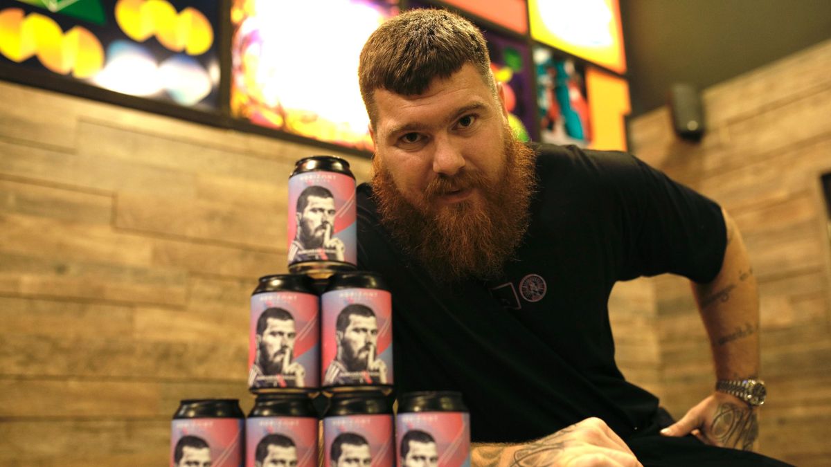 Ilyen még nem volt: közönségkedvenc focista készített sört: itt a „magyar viking” 