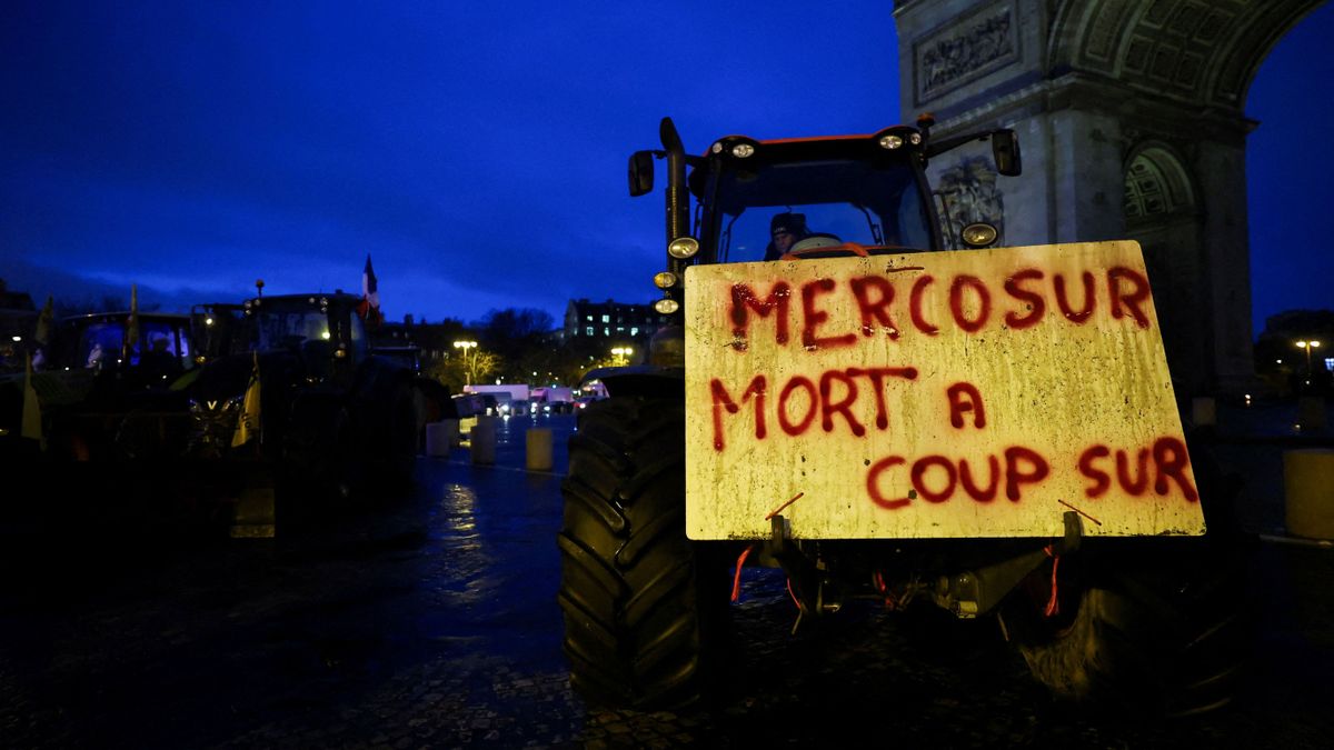 A francia gazdák ismét elfoglalják Párizst, de a Mecosur-megállapodást már nem tudják megakadályozni 