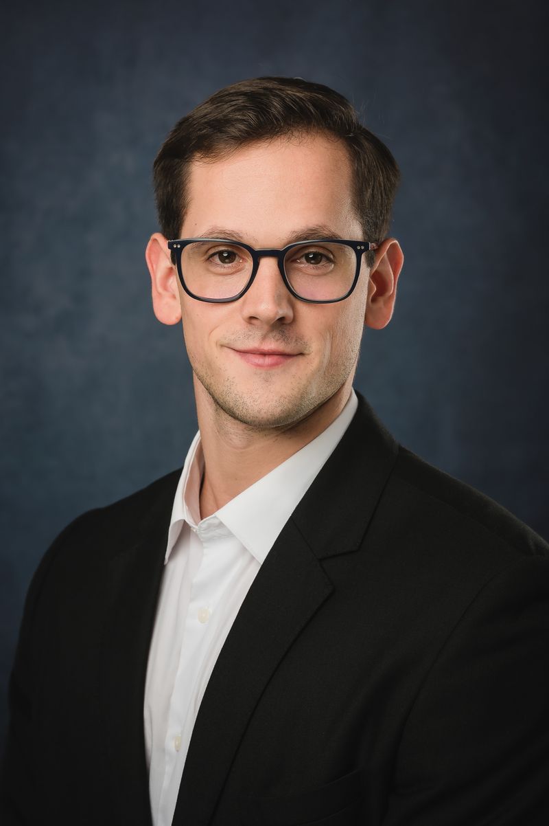 Lajer Máté szerző profilképe