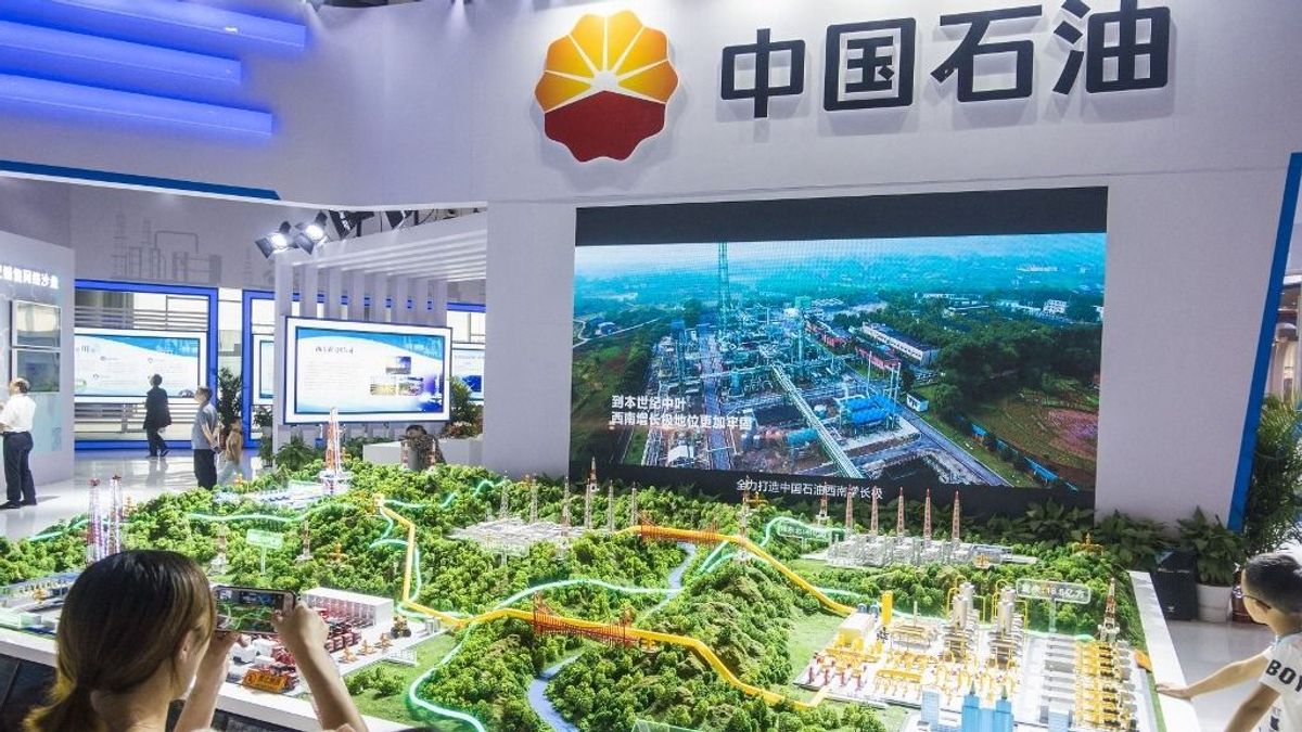 A kínaiak kezdték el önteni a pénzt, de Trump Apache helikopteren előzött – most van, akinek életveszélyessé vált Venezuela