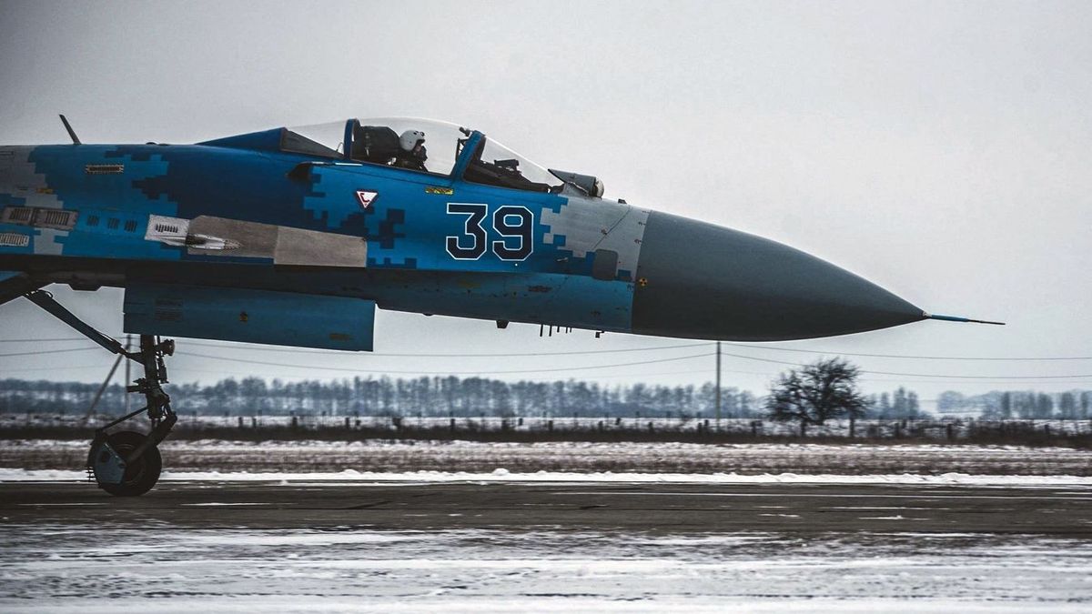 Putyin őrjöng: lelőtték az ukránok a legendás orosz vadászrepülőt, amerikai rakétát vetettek be – videón a Szu-34-es 