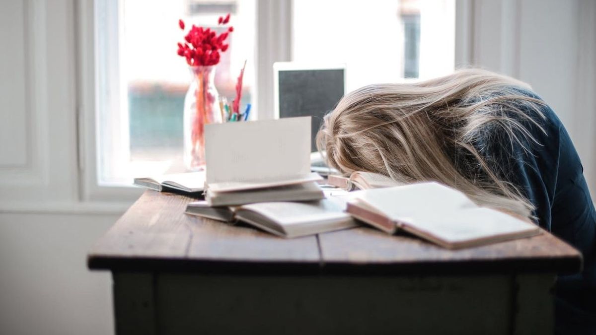 A hibrid munkavégzés elidegenítheti a fiatalokat – ha a vezetők nem lépnek időben (X) 