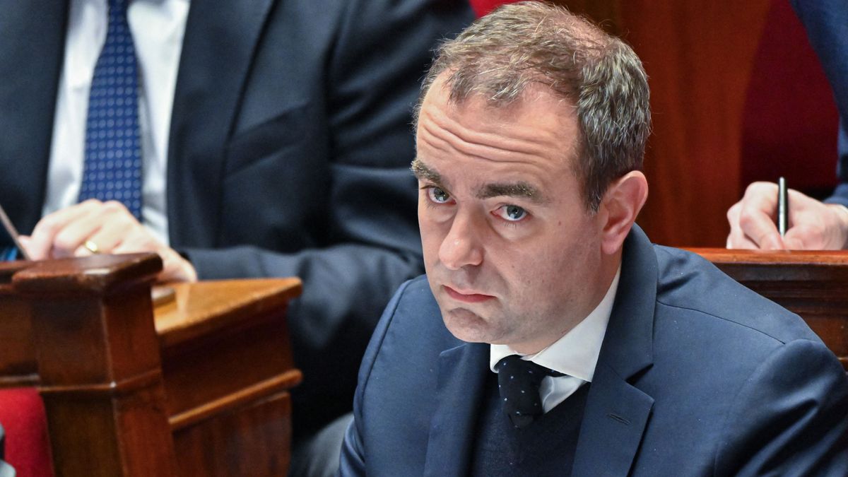 FRANCE-POLITICS-MOTIONS-NO-CONFIDENCE-LFI-RN-NATIONAL-ASSEMBLY francia költségvetés