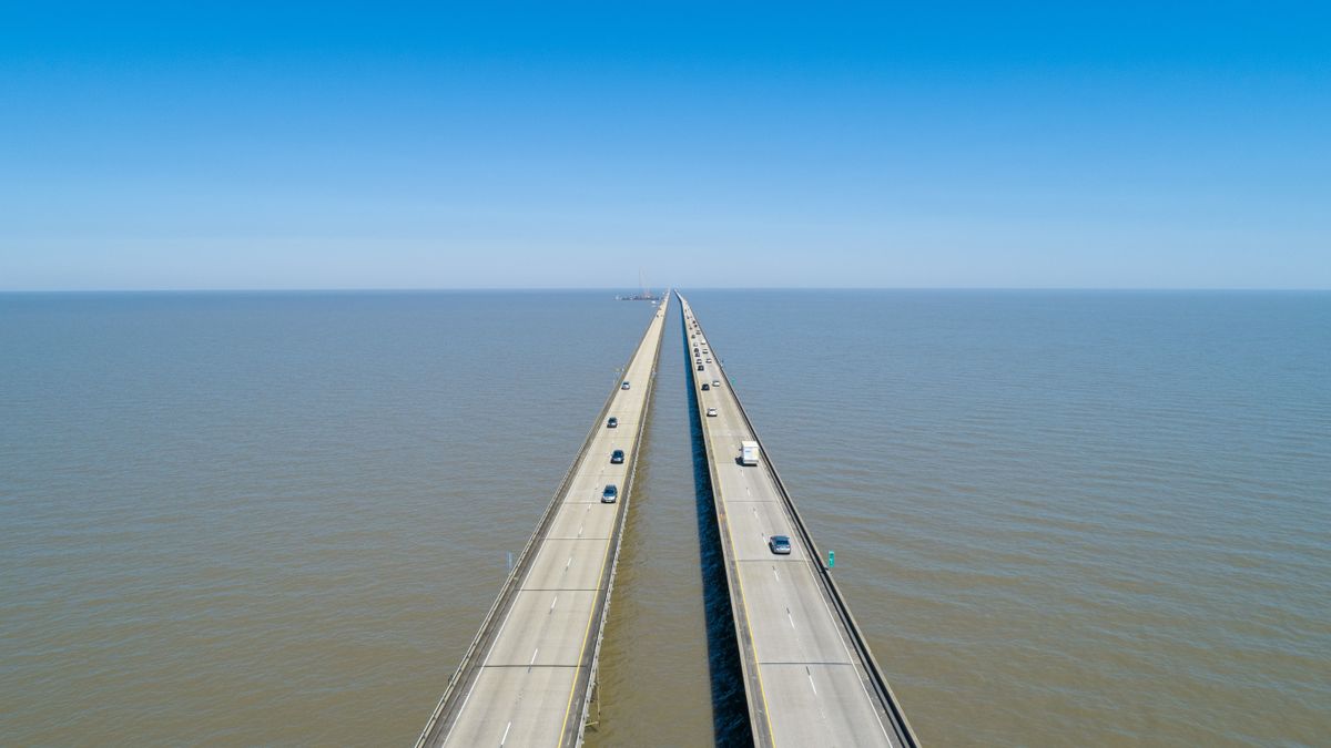 Nincs még egy ilyen híd a Földön: olyan hosszú, hogy sokan inkább visszafordulnak – videón a Lake Pontchartrain Causeway 
