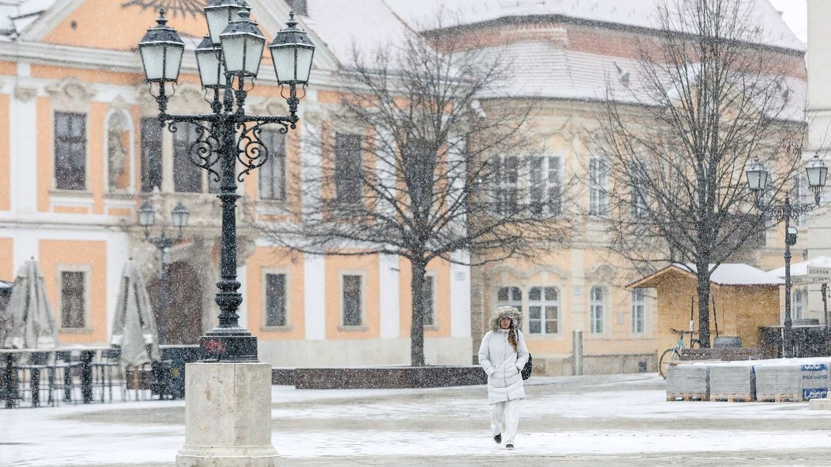 Közleményt adott ki a Belügyminisztérium a hóhelyzet miatt: rendkívüli oktatási szünetet rendelhetnek el az iskolák igazgatói – ezek a feltételei
