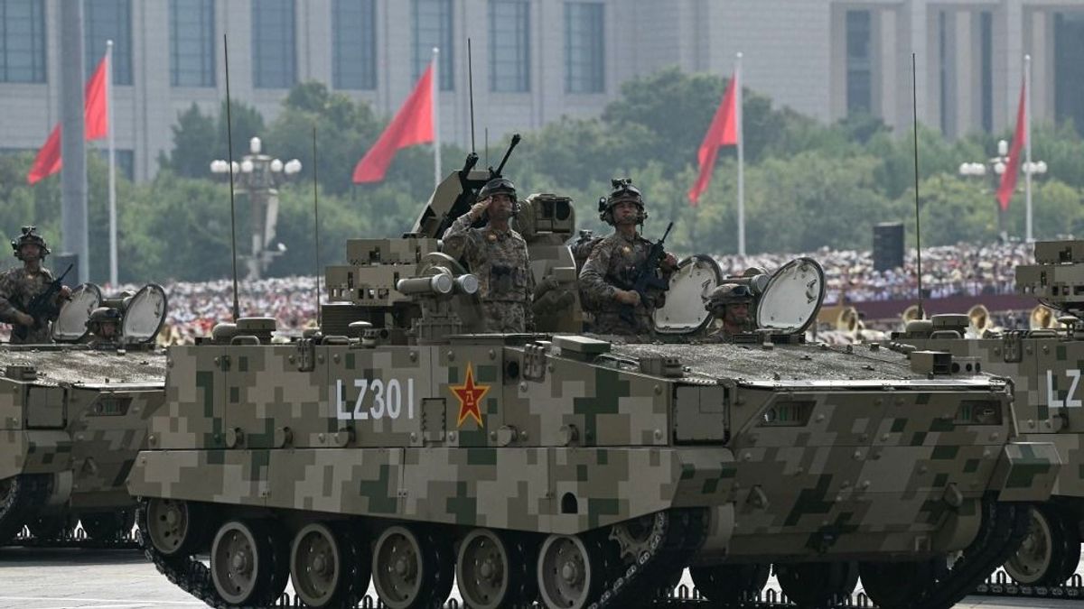 Történt valami Kínában, ami lázban tartja a világot: a semmiből lefejezték a hadsereget, elhullott a legendás tábornok – 60 éve nem történt ilyen 