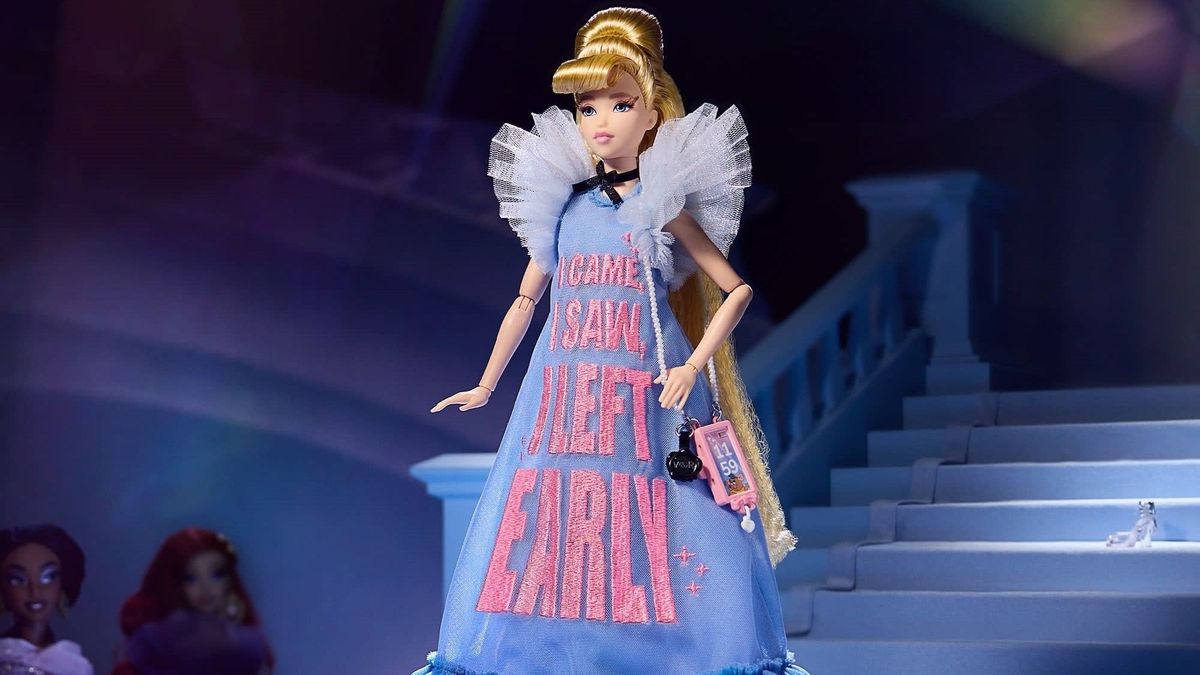 A Disney szintet lép: luxusdivatmárkákkal szólítanák meg a felnőtt közönséget – a hercegnők kilépnek a gyerekszobából, és meg sem állnak a kifutóig 