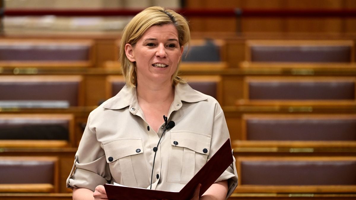 VARGA-BAJUSZ Veronika , béremelés , 2026