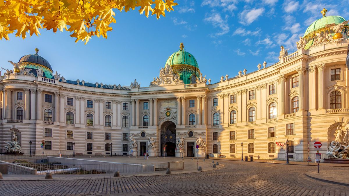 Osztrák fizetések: itt a friss lista, melyik cég adja a legmagasabb bért Ausztriában, brutális pénzek - ettől a kint dolgozó magyarok álla is leesik 