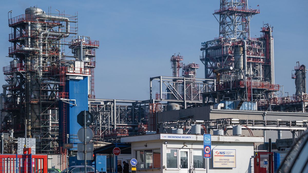 Tátott szájjal nézik a szerbek a NIS felvásárlását, a Mol letarolja az olajpiacot – „korszakváltás előtt állunk, ez nem csak egy akvizíció!" 