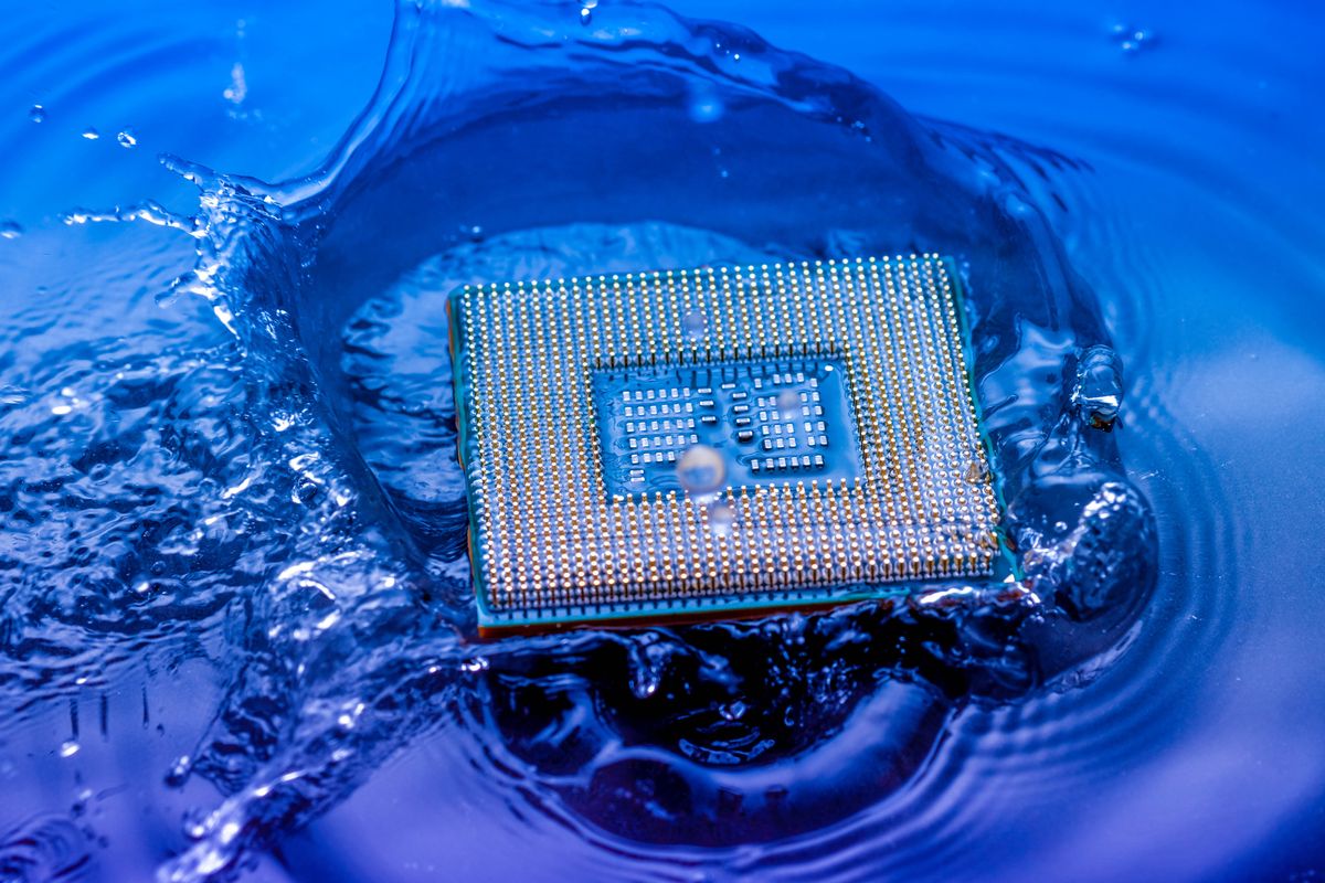 Technology,Cyber,Electronic,Concept.,Cpu,Ram,Computer,Fall,Into,The, vízhiány