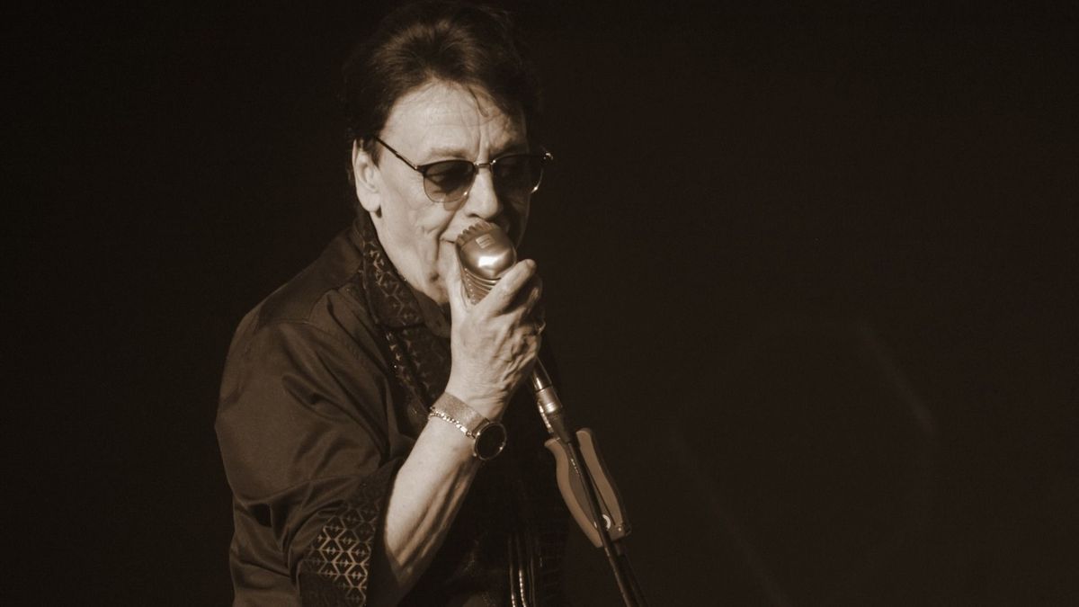 Gyászba borult szombat reggel Magyarország, meghalt a legenda: "Fenyő Miklós örökzöld álomra szenderült"