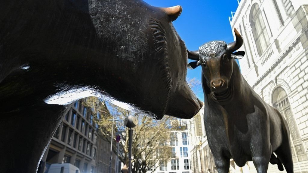 Stock exchange in Frankfurt am Main bika medve részvénypiac, amerikai piac, geopolitika