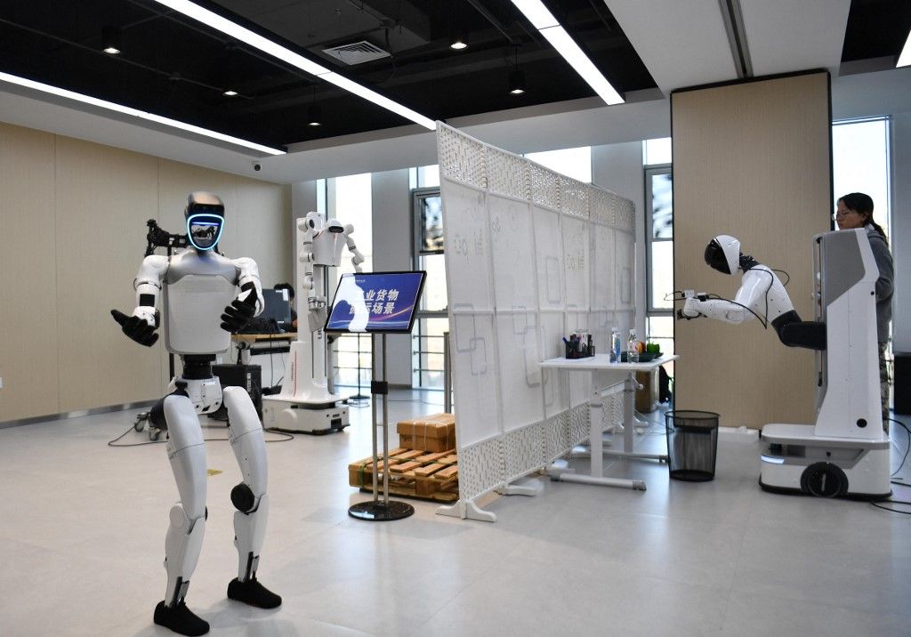 AI Robots Undergo Training in Xiongan's Embodied Intelligence Facility