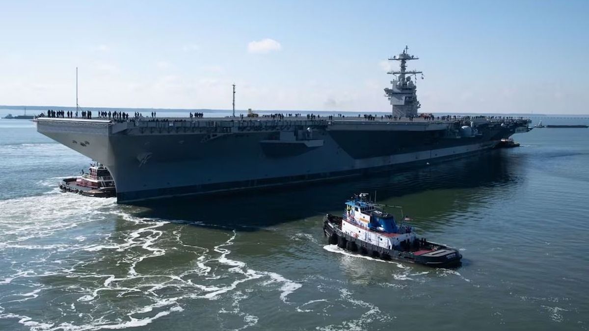 Kint van a nyílt vízen Amerika 100 ezer tonnás atomszörnye, most meglátják, hogyan viselkedik, ha odalépnek neki –  videó 