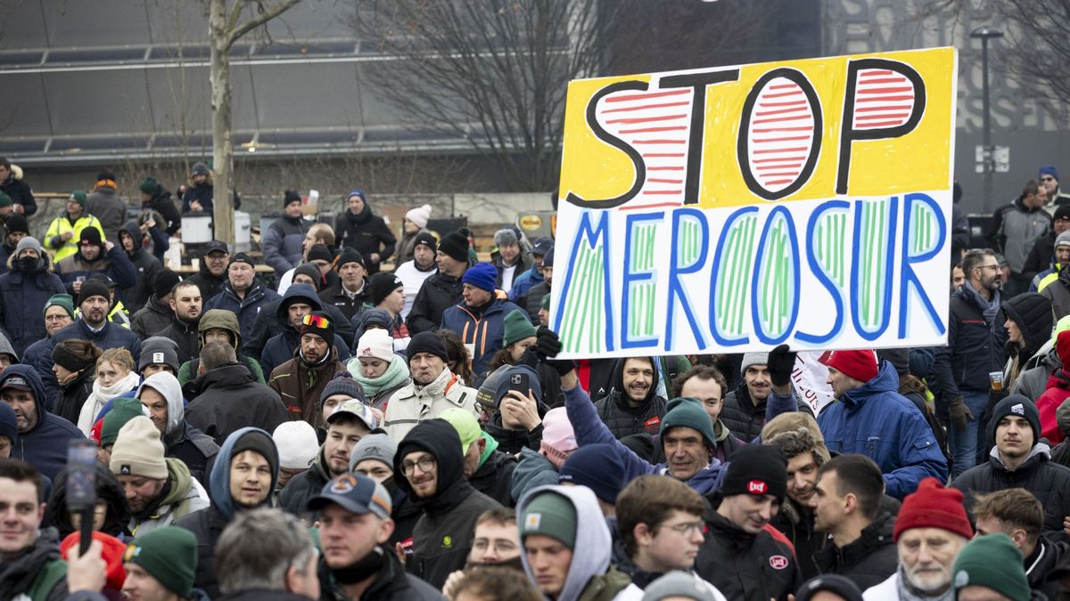 Farmers protest EU-Mercosur free trade agreement in Strasbourg