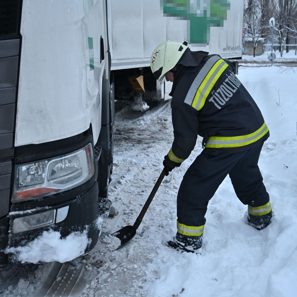 Itt van a jelentés, amire Orbán Viktor várt – Pintér Sándor részletes beszámolót tett le a miniszterelnök elé a hóhelyzetről