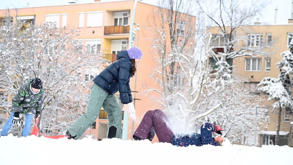 Elrendelik szombaton az iskolaszünetet? Igazságtalan rendszerről posztolt a miniszteri biztos – egyre többen állnak be mögé 