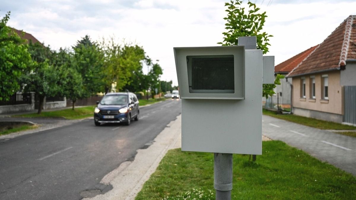 TraffipaxMD-720230623 Fertőszentmiklós

Traffipaxot helyeztek ki több helyen is a városban

Fotó: Máthé Daniella MD
Kisalföld20230623 FertőszentmiklósTraffipaxot helyeztek ki több helyen is a városbanFotó: Máthé Daniella MDKisalföld