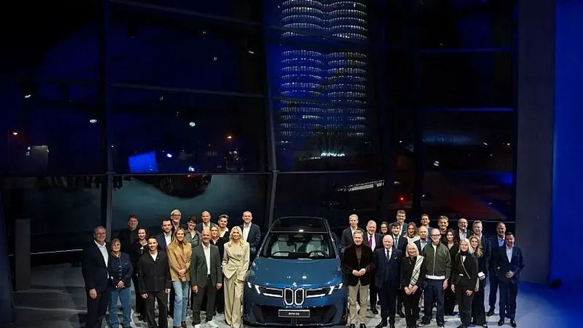 Népszerű színészek, modellek a debreceni BMW-k első tulajdonosai között 
