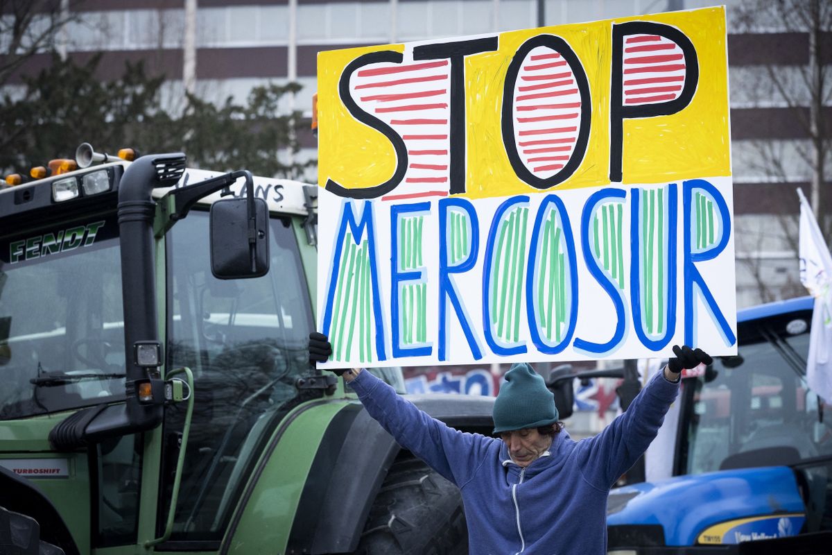 Farmers in France rally near European Parliament against EU-Mercosur Trade Deal
gazdatüntetés gazdák