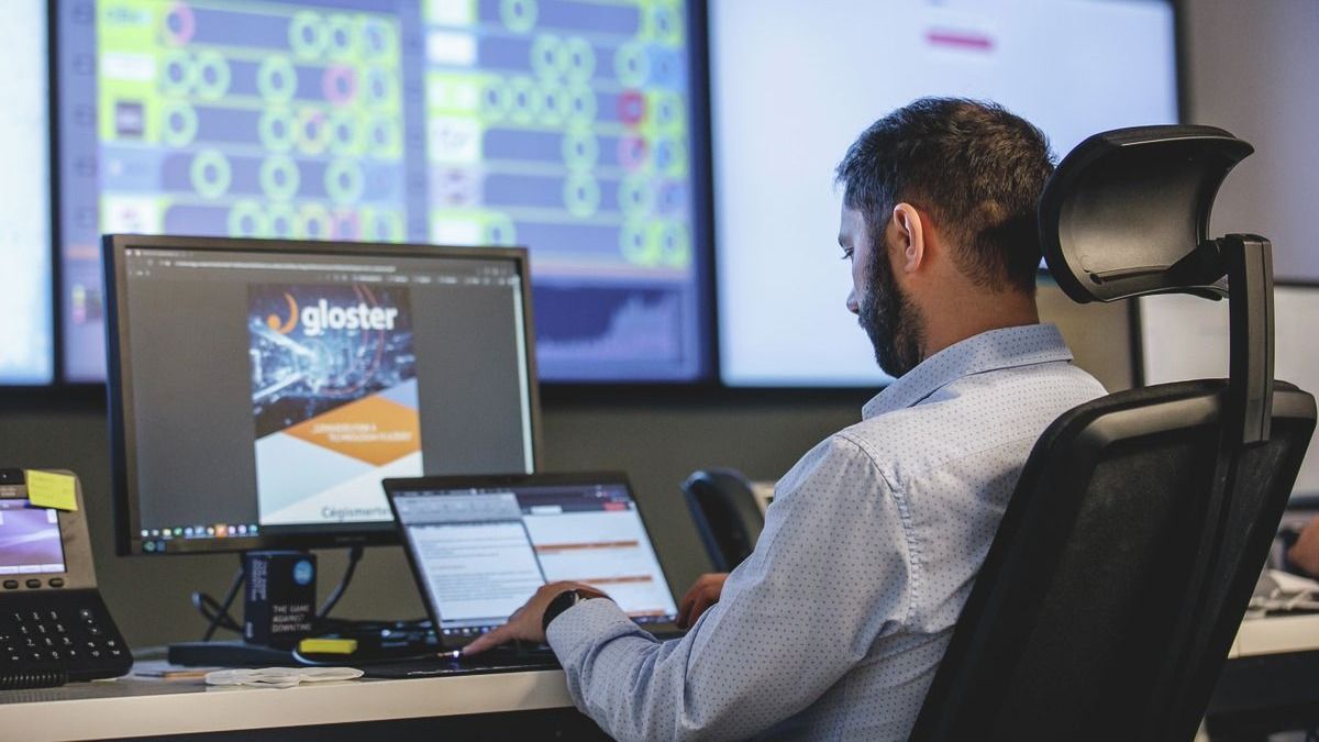 Kiváló negyedévet zárt a Gloster: rendelésállomány a csúcson, nemzetközi növekedésre hangolva – milliárdos lendülettel kezdi 2026-ot 