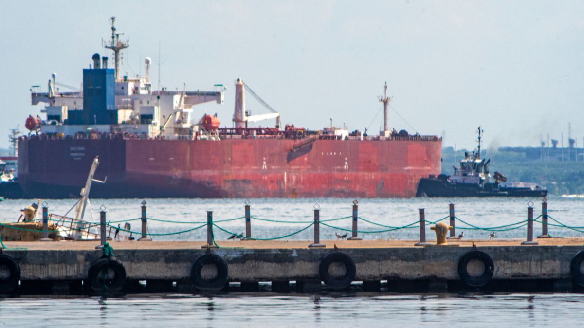 Sötét módban hagyják el Venezuelát a tankerek: mozgolódik az olaj a Trump-blokád árnyékában 