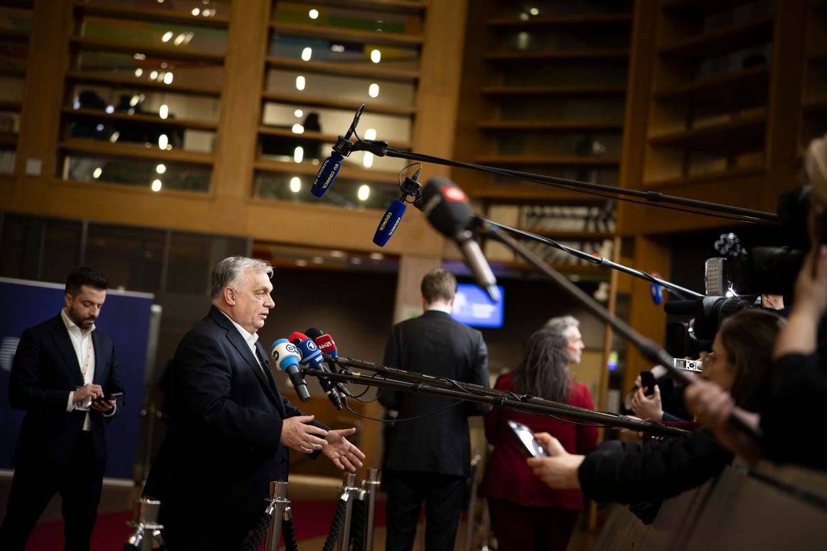 Váratlan esemény történt a rendkívüli EU-csúcson, Orbán Viktor azonnal kiállt a nyilvánosság elé: titkos ukrán dokumentumot tárt fel