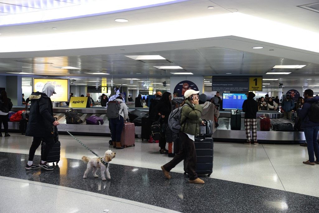Christmas holiday travel 2023 at Newark Liberty International Airport