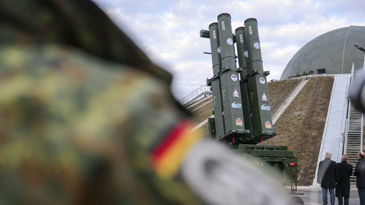 A németek csodafegyveren ülnek: míg a magyar határhoz félelmetesen közel pusztított egy orosz rakéta — megrongálta a Kelet-Európa java részét ellátó gáztárolót 