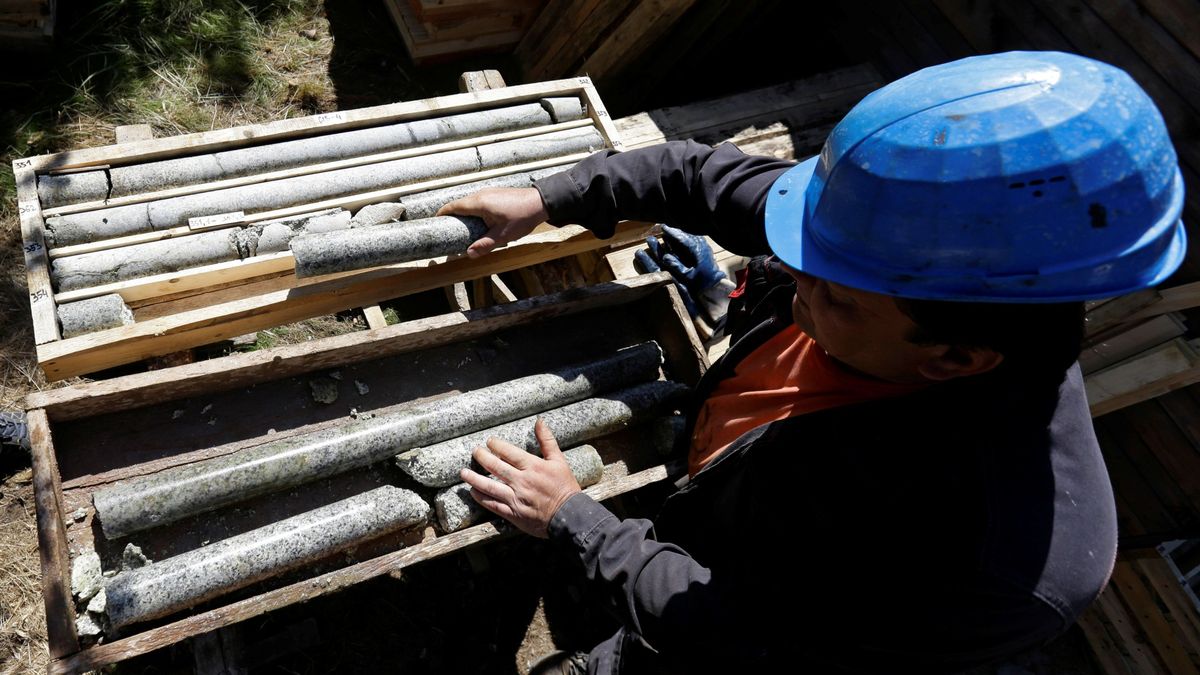 Felhoznának a föld alól 1,3 millió elektromos-autóra elegendő lítiumot a csehek 