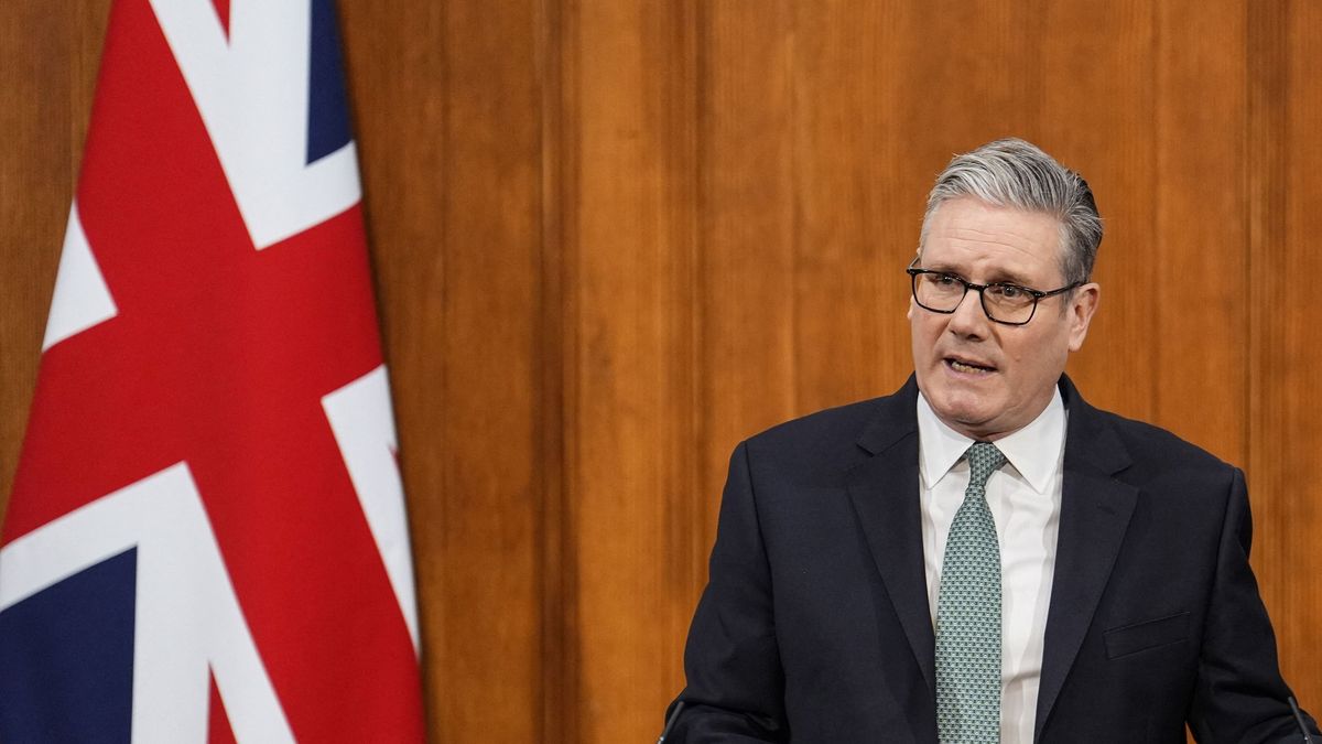 keir starmer brit gazdaság profitsapka