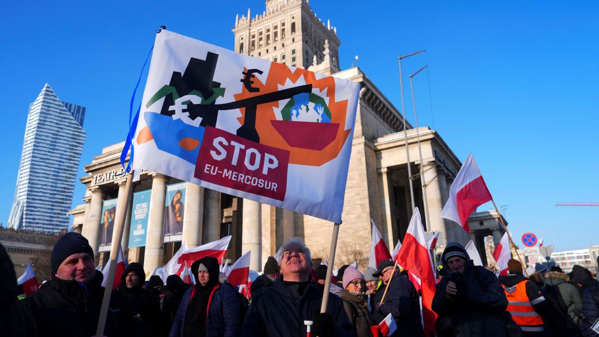 Megindultak a lengyel gazdák Varsóba – nem csitulnak az indulatok a Mercosur-egyezmény kapcsán