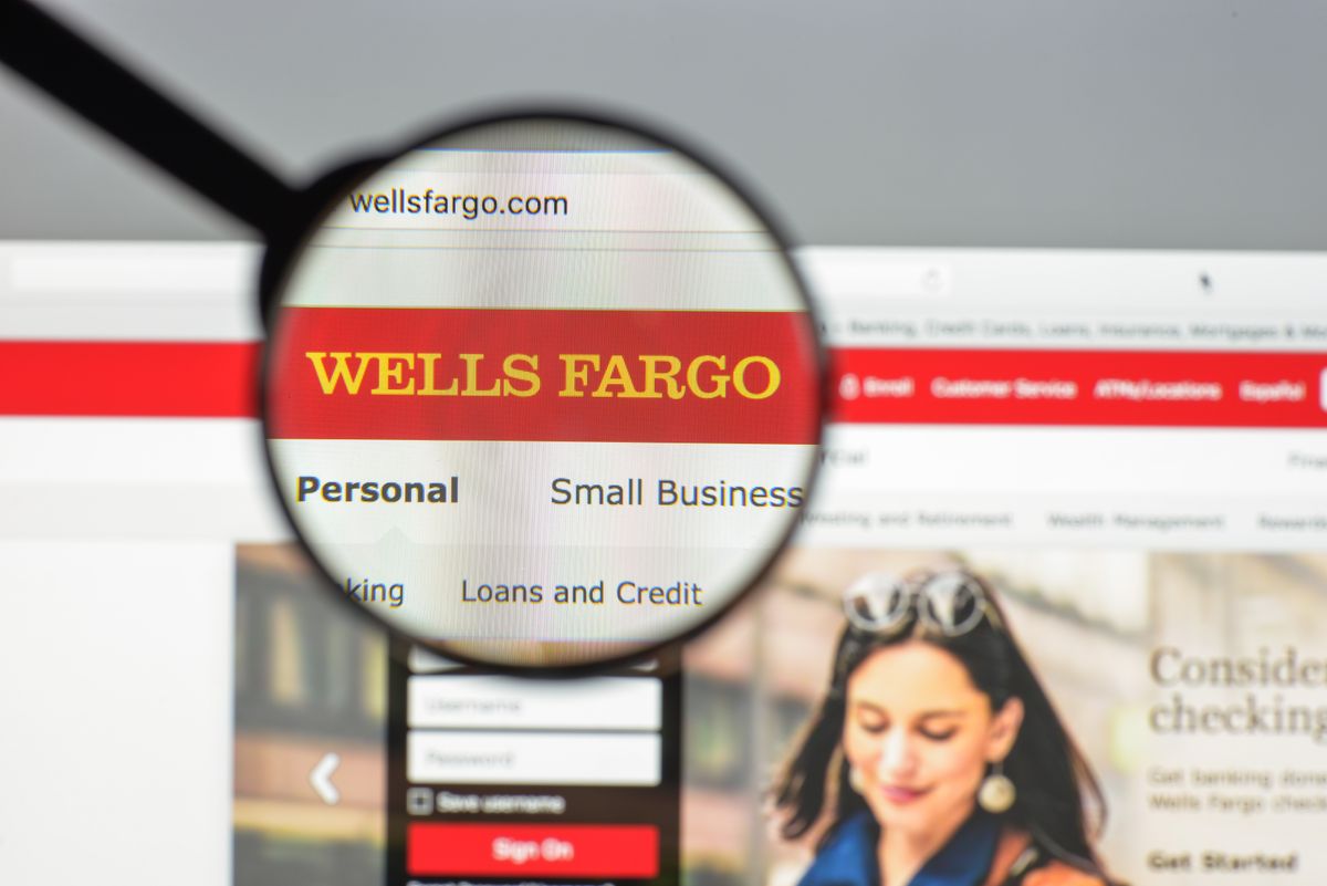 Milan,,Italy,-,August,10,,2017:, Wells Fargo ,Website,Homepage.