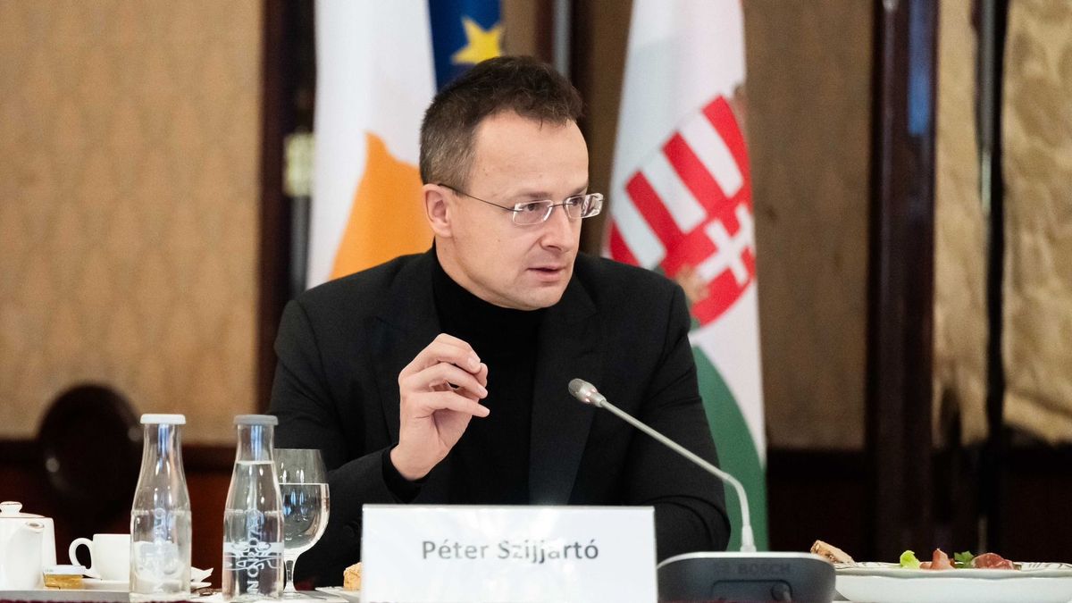 Szijjártó Péter azonnal berendelte az összes uniós ország nagykövetét: a szemükbe mondta, hogy eszükbe se jusson április 12. – „Nem okoskodhatnak bele” 