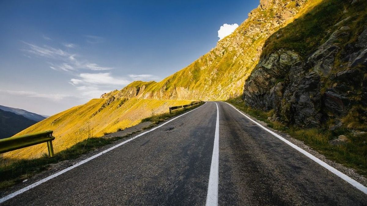 Robbantásra készülnek, hegyeket fúr át nem autópályáiról híres szomszédunk 