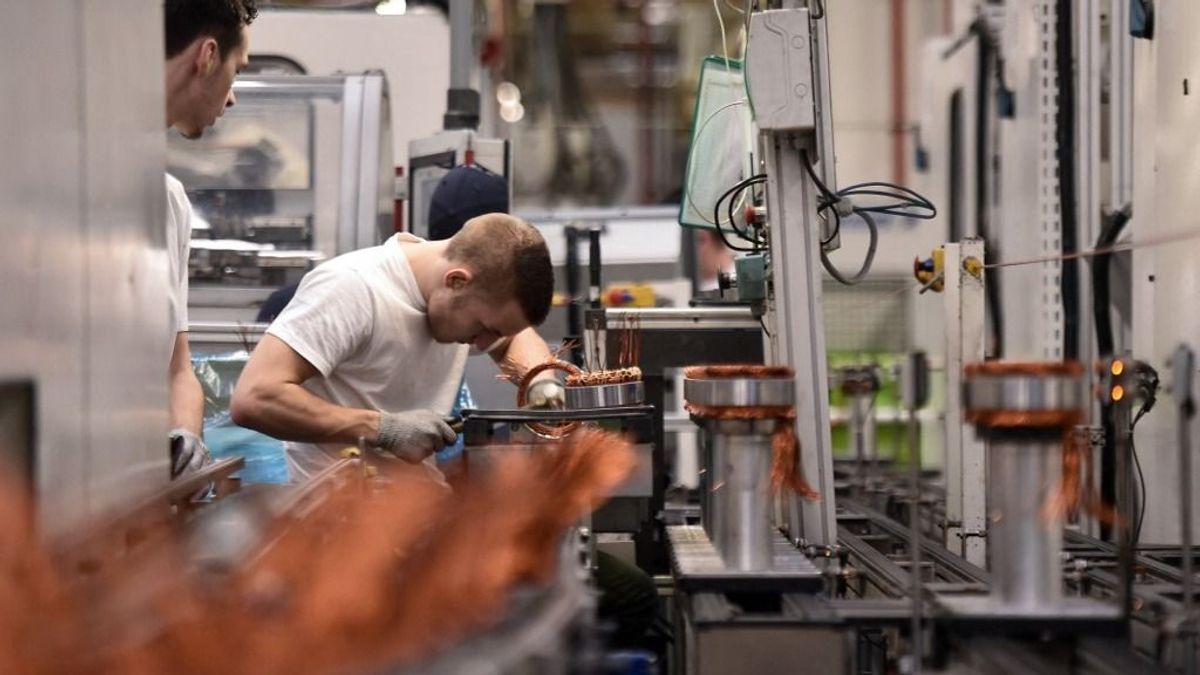 Már a német autóipar fellegvárat is utolérte a csődhullám: menekül a francia multi, egyszerre két gyárat zár be - tömegek maradnak munka nélkül