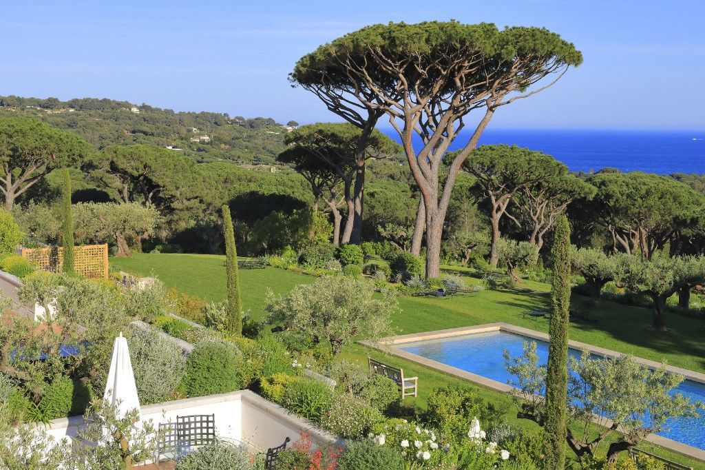 France var saint tropez airelles hotel chateau de la messardiere swimming sorozat